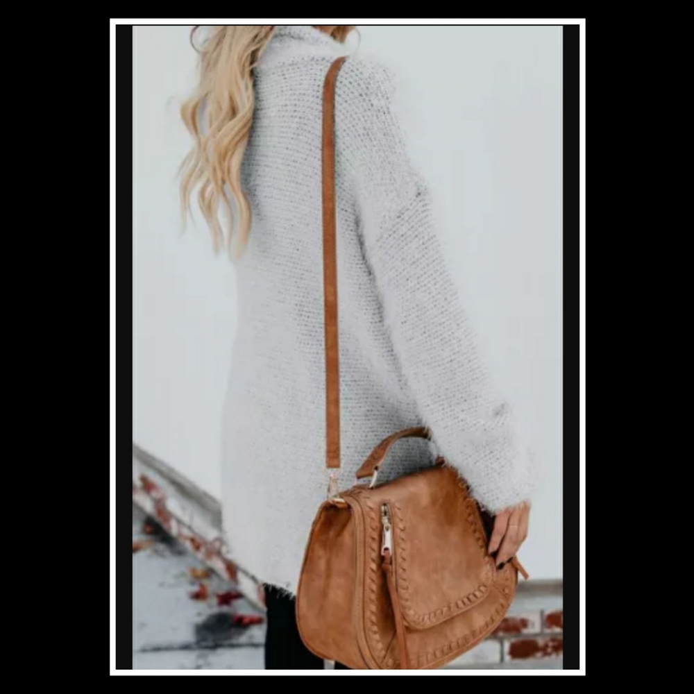 🎊‼️CLEARANCE PRICE FIRM‼️HPx2⭐🎊🤍Gray Fuzzy  Cardigan🤍 - Picture 2 of 4